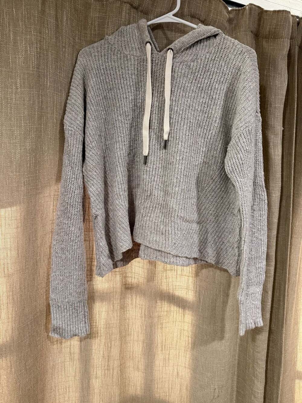 American Eagle Knit Hoodie Sweater Size L Gray Cropped Pullover
